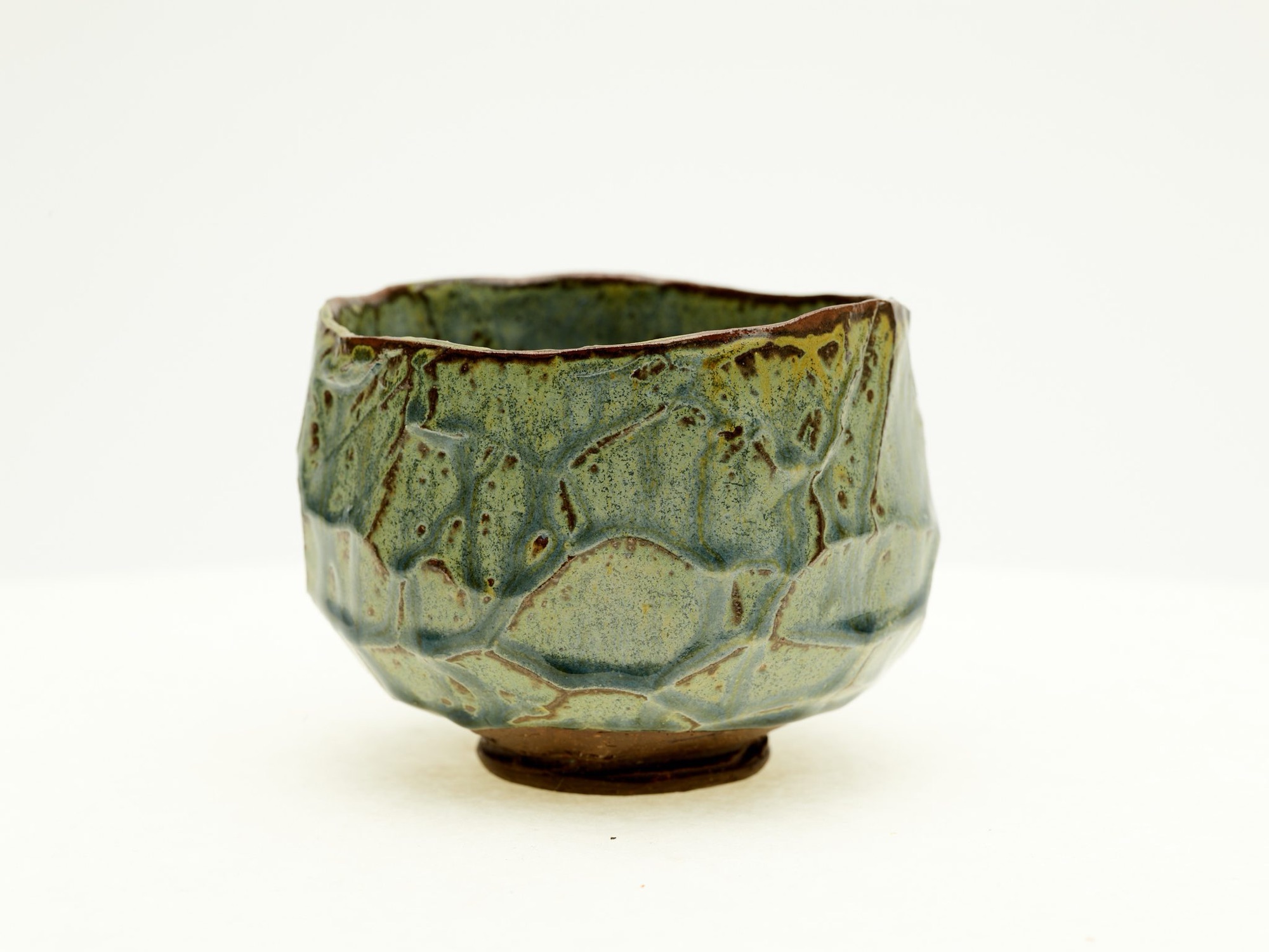 Ash-glazed Hand-carved Chawan